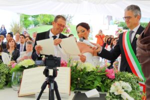 Scopri di più sull'articolo L’amore vince tutto: la cerimonia civile di Claudia e Gianfranco
